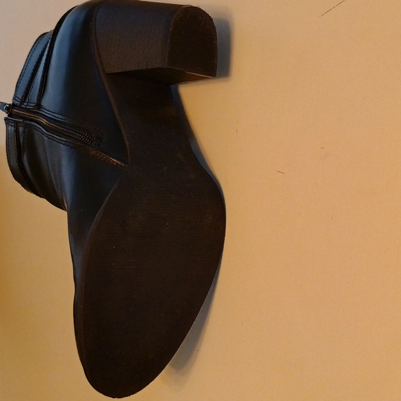 Guess Black Ankle Boots with Buckle Details 3 Inch Heel-Womans Size 10M - Picture 12 of 13